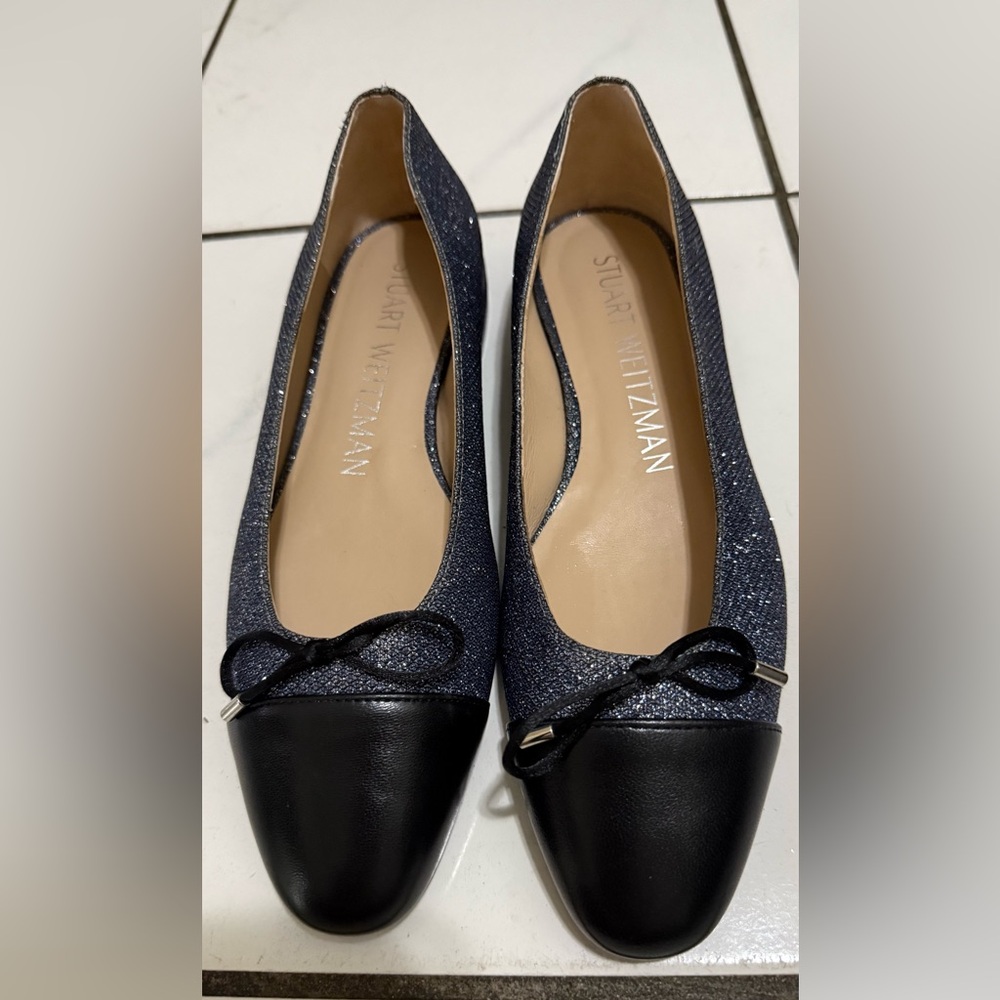 Stuart Weitzman
Sleek Bow Leather-Trimmed Sparkle Mesh Flats/ Size 8/ Like New - Picture 4 of 8